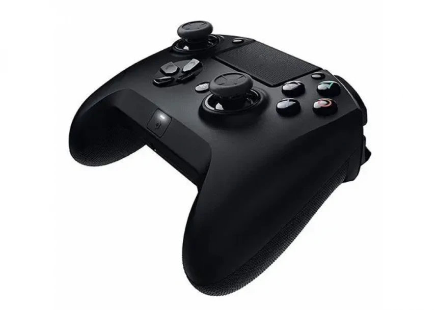 Gampad RAZER Wolverine V2 RZ06-03560200-R3M1 white