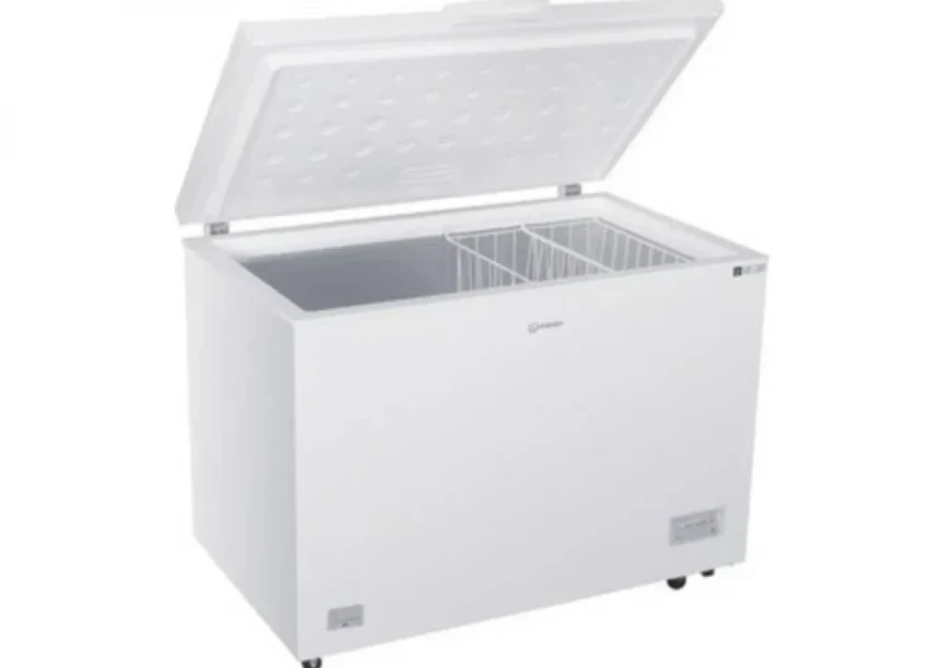 Horizontalni zamrzivač Indesit INCF 3084...