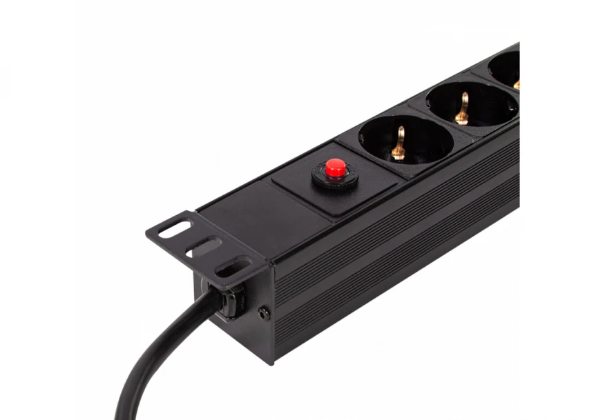 Logilink PDU 8 x šuko CEE 7/3 , konektor C14, prenaponska zaštita